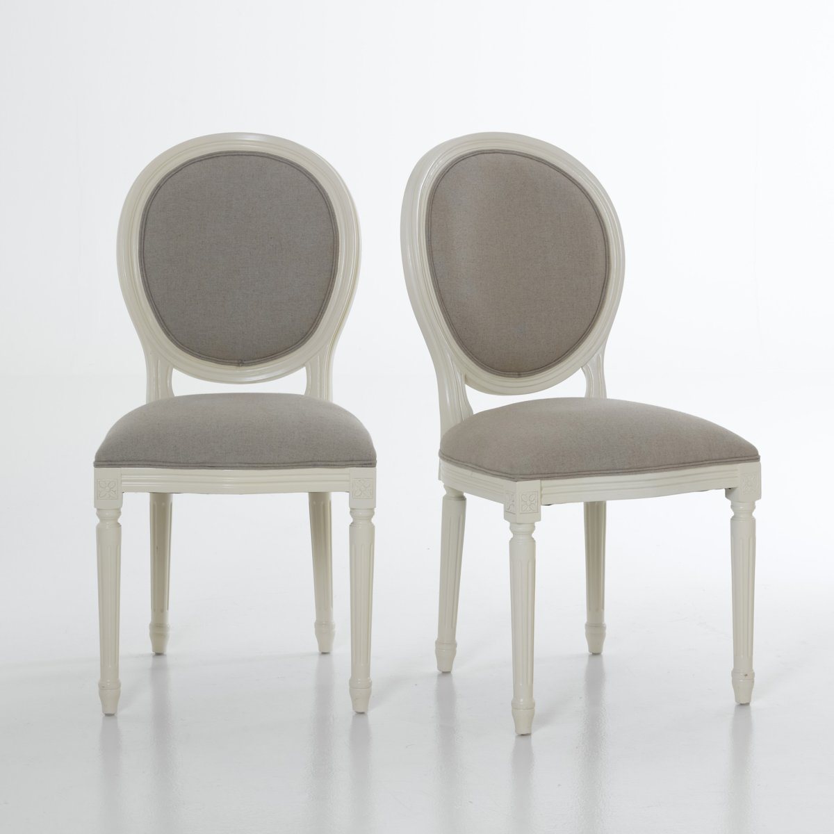 Enchères Suite de six chaises de salle à manger de style Louis XV en bois