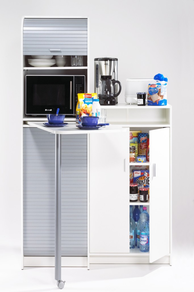 buffet de cuisine avec plateau de table pivotant