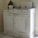buffet de cuisine en bois blanc