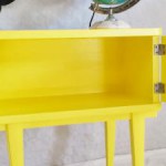 table de chevet jaune