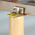 pieds de lit fixation