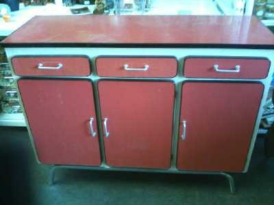 buffet bas formica rouge