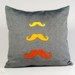 coussin jaune et gris