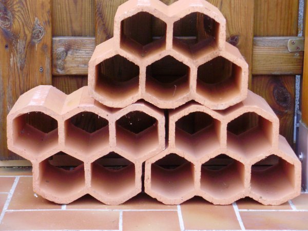 range bouteilles en terre cuite