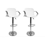 table de bar et chaises hautes