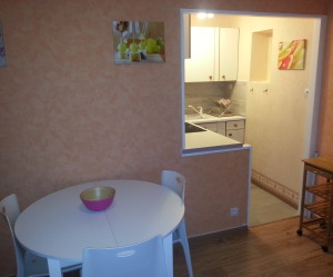 table et chaise de cuisine originale