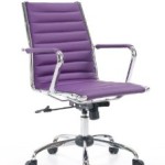 chaise de bureau mauve