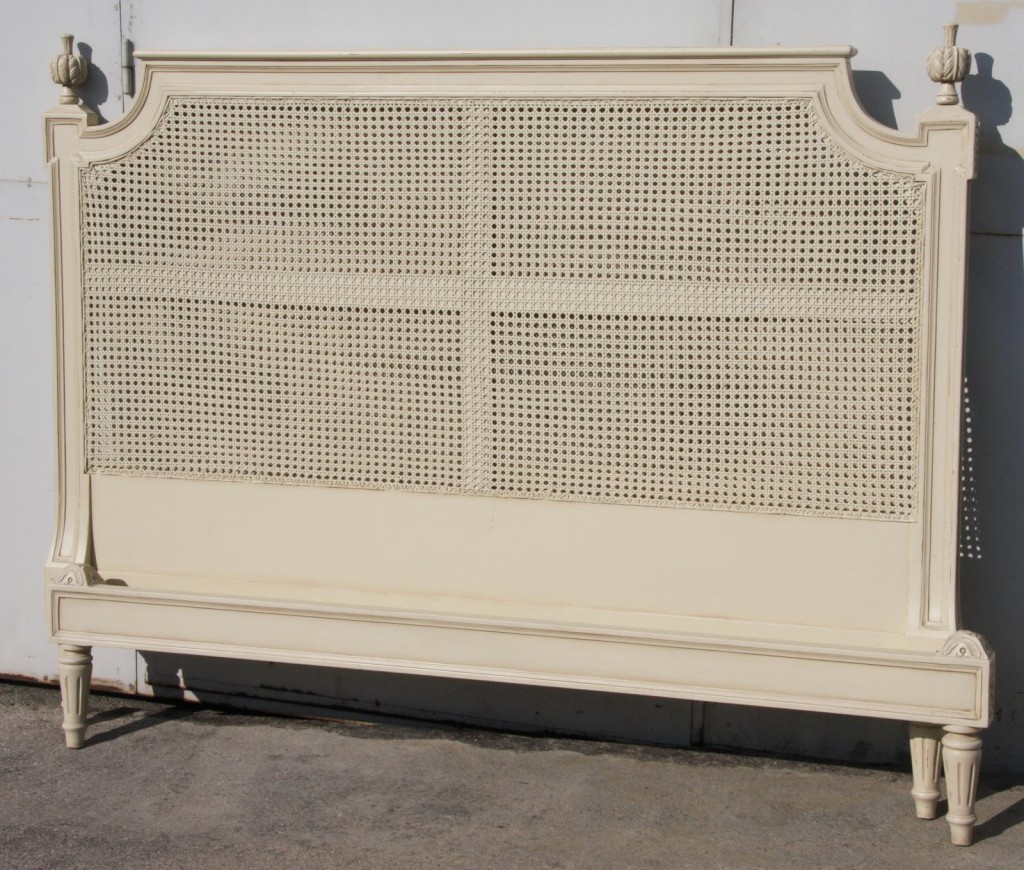 tete de lit louis xvi cannee