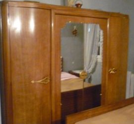 armoire de chambre en bois