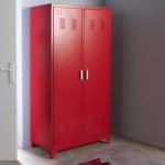 armoire de chambre rouge