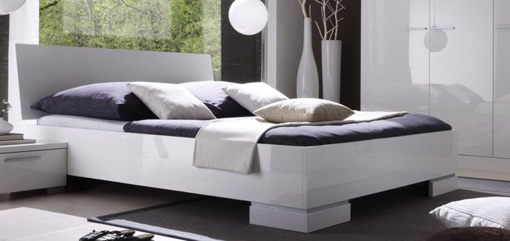 lit 1 personne noir laque