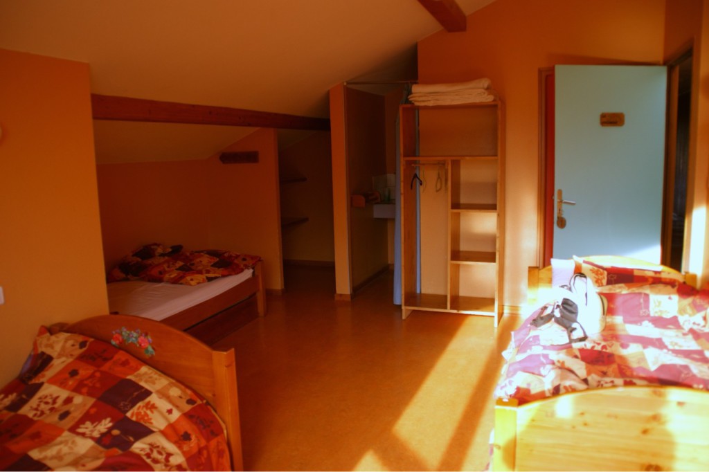 pieds de lit qui grincent