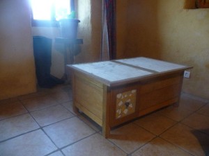 table basse qui s'ouvre au milieu