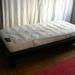 lit japonais une personne