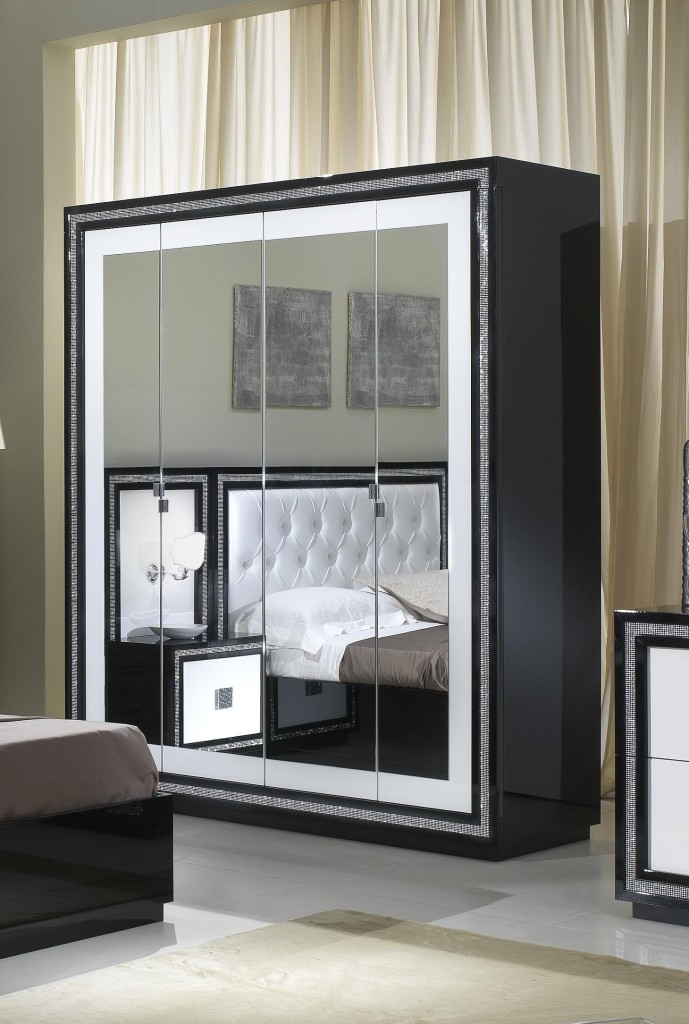 armoire de chambre avec miroir