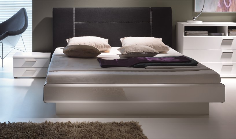 lit deux personnes moderne