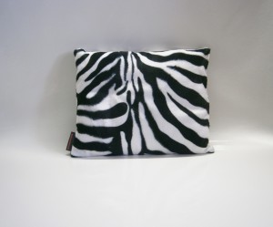 coussin deco blanc et noir