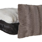 coussin imitation fourrure